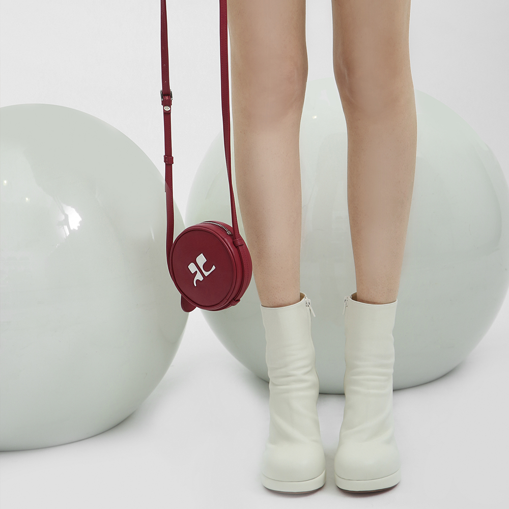 Courrèges outfit: clothing, bag, shoes n.7 | Spring Summer 2023